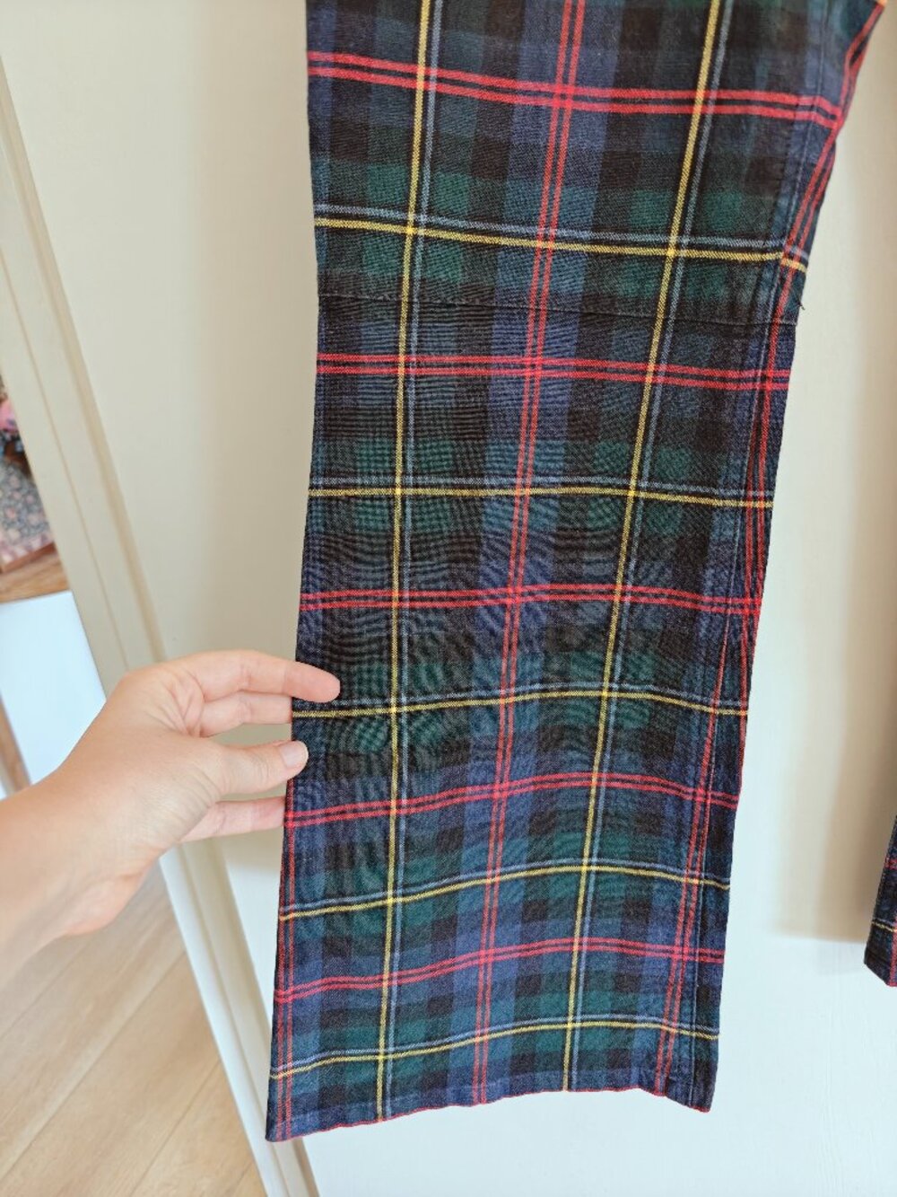 Alice + Olivia Tartan Plaid Flare Pants Navy Green Red Cotton Blend Size 6 - Picture 6 of 10